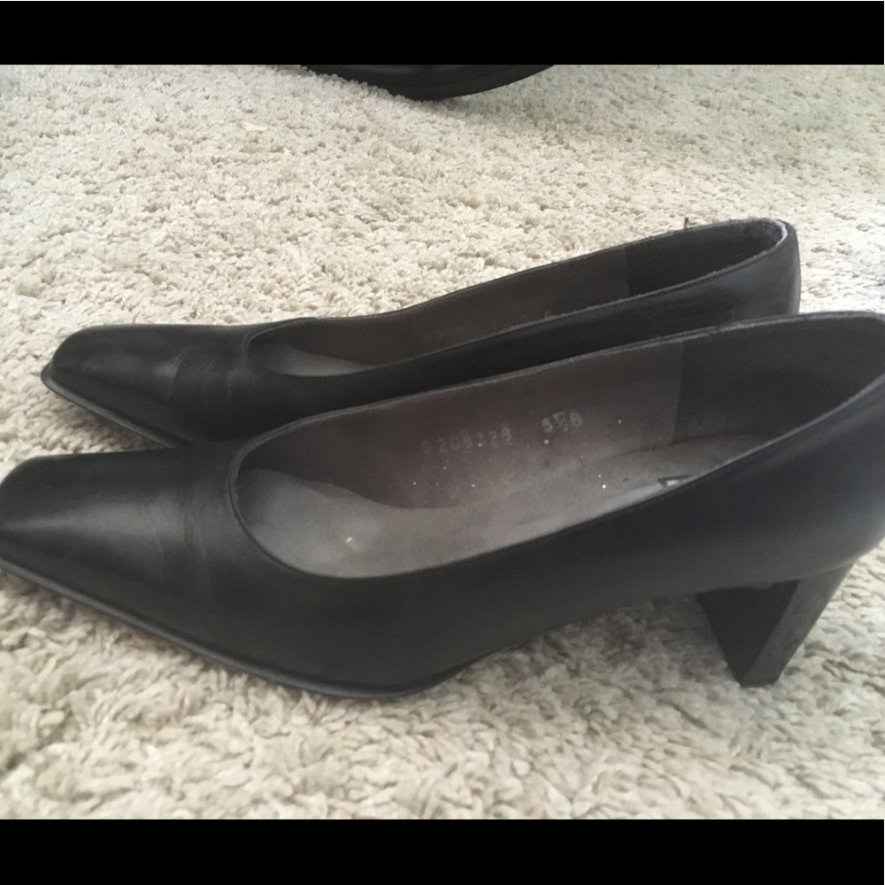 5.5B, Stuart Weitzman black mid heels.